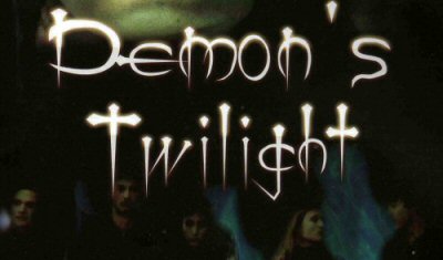 Header Critique : LONTANO DALLA LUCE (DEMON'S TWILIGHT)