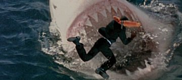 Header Critique : SHARK ATTACK III