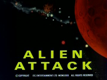 Header Critique : COSMOS 1999 : LES FILMS (ALIEN ATTACK & COSMIC PRINCESS)